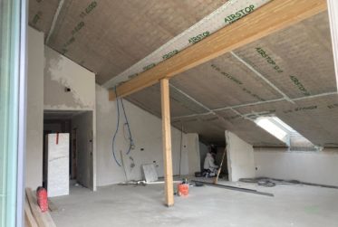 Attique 4,5 pièces, au centre du village