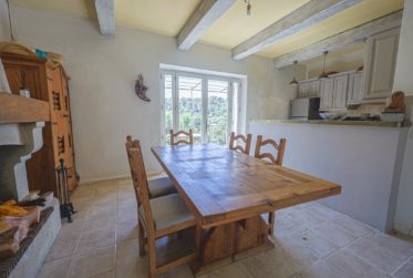 Magnifique propriété à rénover avec piscine à Ménerbes au coeur du Luberon !