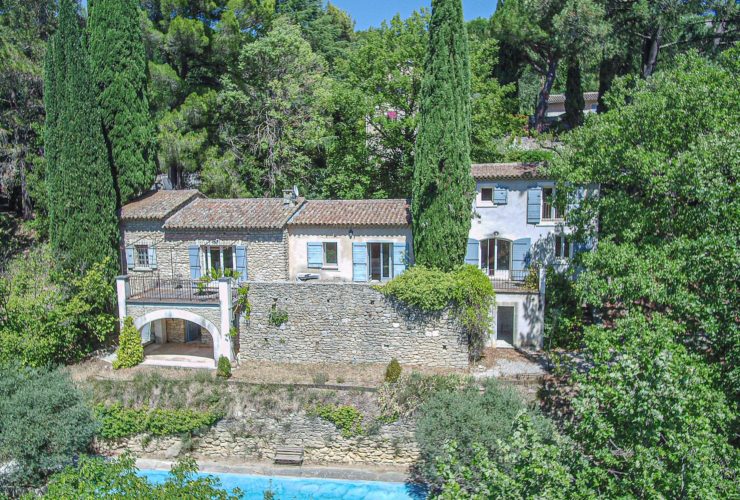 Magnifique propriété à rénover avec piscine à Ménerbes au coeur du Luberon !