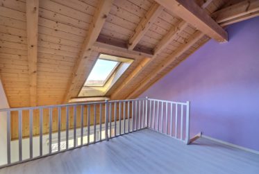 Magnifique maison contiguë de 5,5 pièces dans un domaine agricole