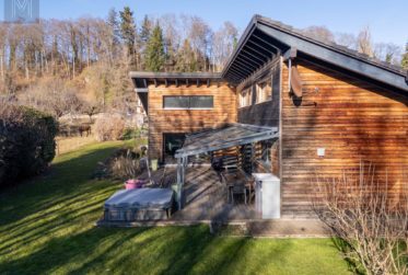 Superbe villa individuelle de plain-pied dans un cadre verdoyant !