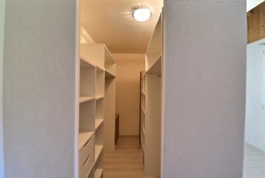 Magnifique maison contiguë de 5,5 pièces dans un domaine agricole