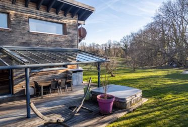 Superbe villa individuelle de plain-pied dans un cadre verdoyant !