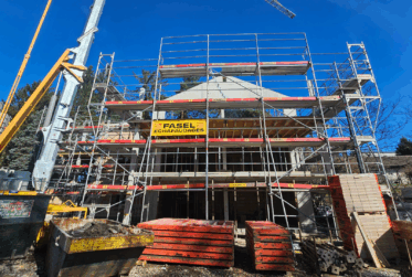 Attique d’exception – 4,5 pièces neuf avec terrasse et cachet unique