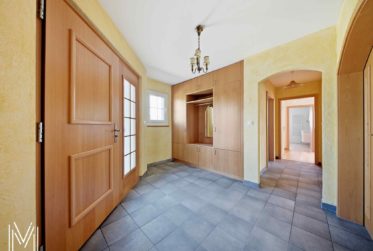 Villa d'exception de 6,5 pièces dans un quartier calme résidentiel avec vue exceptionnelle !