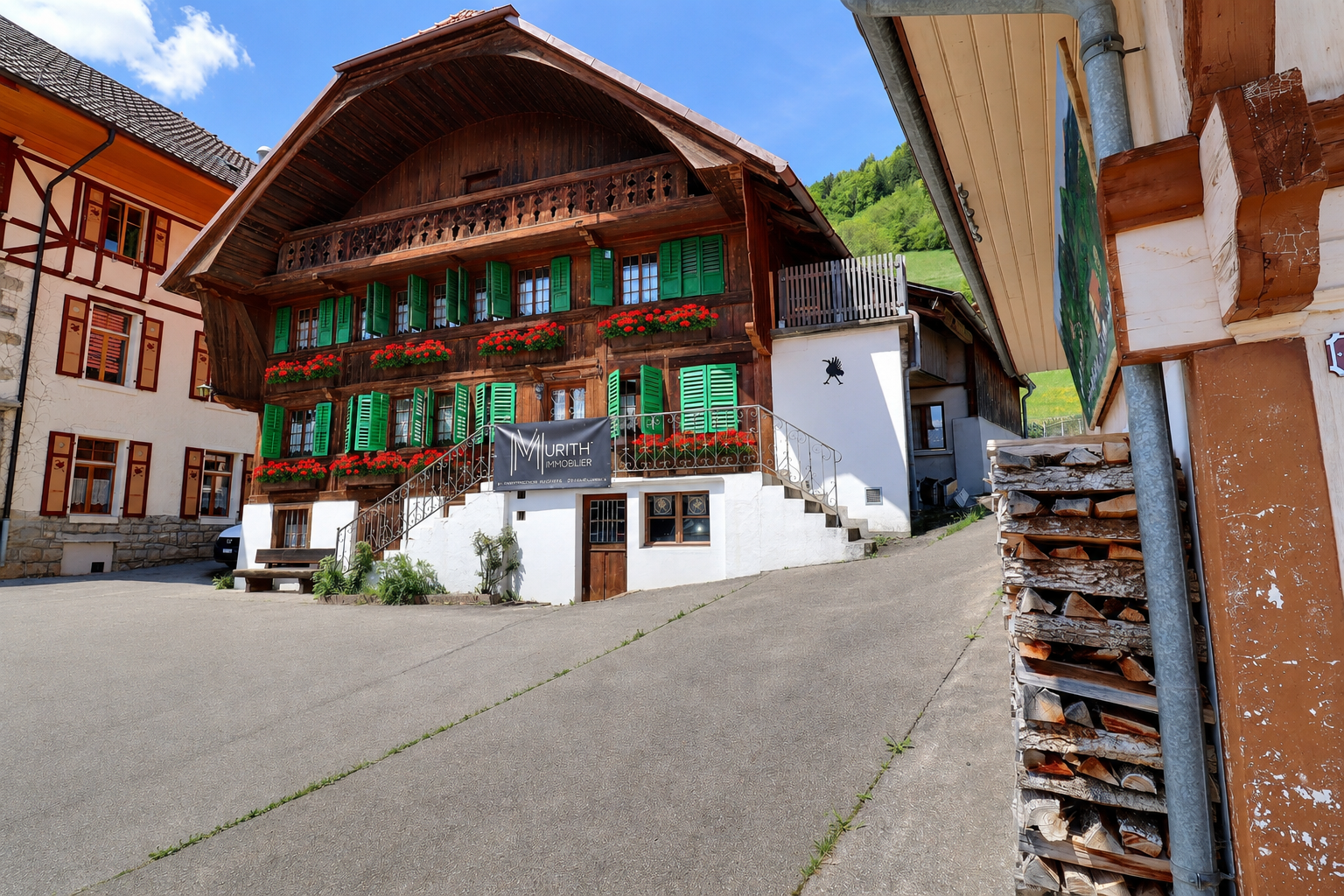 Authentique maison gruérienne avec vue sur les montagnes