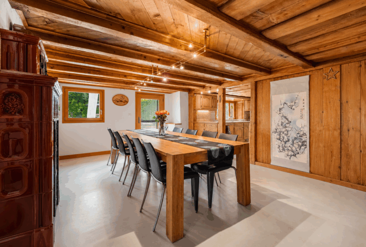 Vaste habitation gruérienne alliant authenticité et modernité