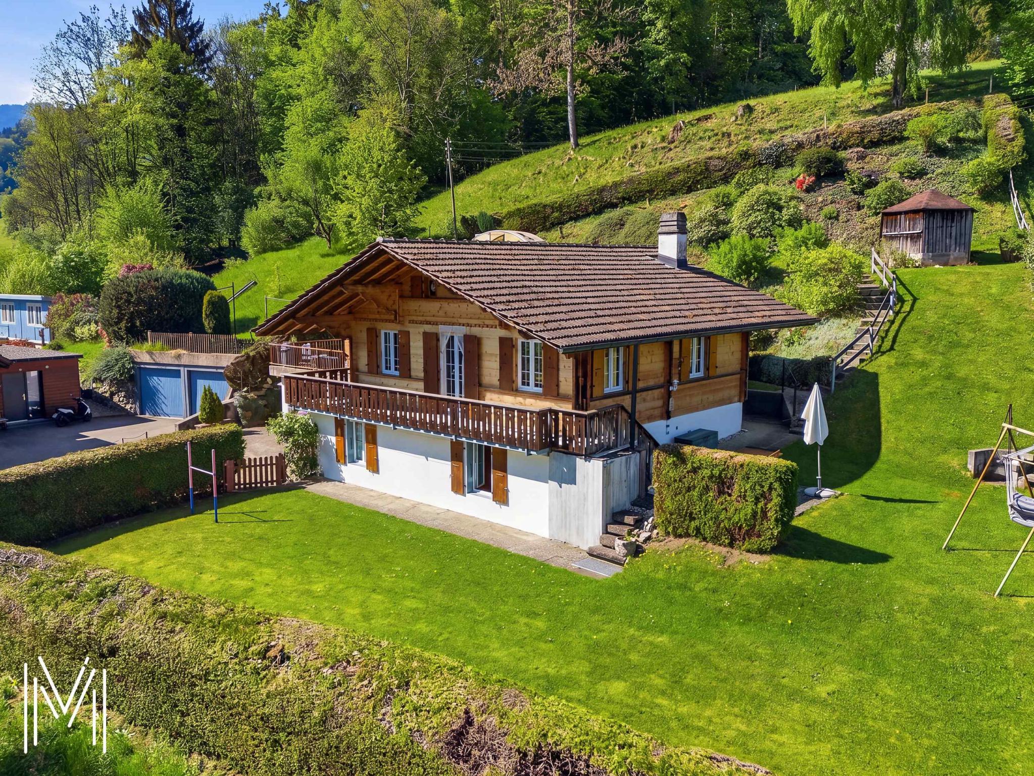 Chalet individuel au cœur de la Gruyère, entre panorama à couper le souffle et art de vivre authentique !