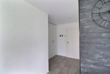 Appartement en attique de 4.5 pièces avec vue panoramique sur la campagne sans vis-à-vis !