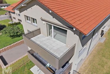 Appartement en attique de 4.5 pièces avec vue panoramique sur la campagne sans vis-à-vis !