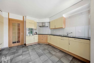 Villa d'exception de 6,5 pièces dans un quartier calme résidentiel avec vue exceptionnelle !