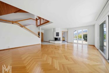 Villa d'exception de 6,5 pièces dans un quartier calme résidentiel avec vue exceptionnelle !