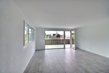Appartement en attique de 4.5 pièces avec vue panoramique sur la campagne sans vis-à-vis !