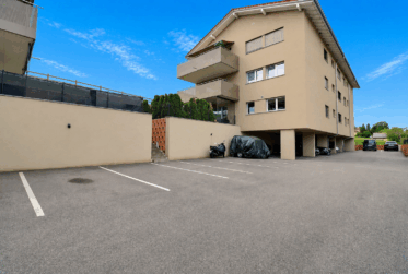 Appartement en attique de 4.5 pièces avec vue panoramique sur la campagne sans vis-à-vis !