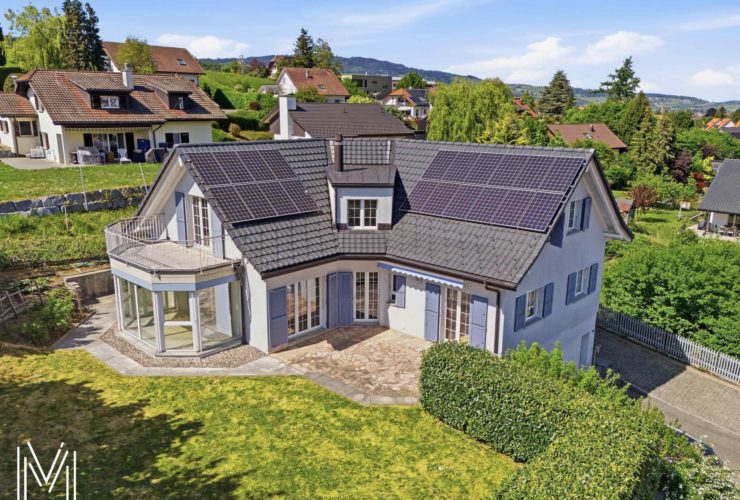 Villa d'exception de 6,5 pièces dans un quartier calme résidentiel avec vue exceptionnelle !