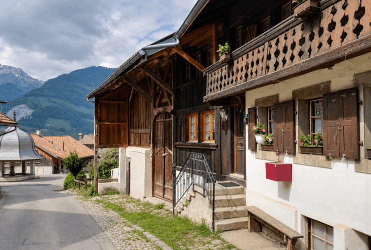maison villageoise 5.5 p. avec grange et potentiel