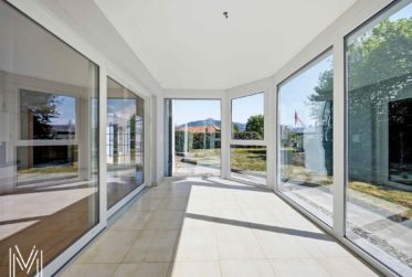 Villa d'exception de 6,5 pièces dans un quartier calme résidentiel avec vue exceptionnelle !