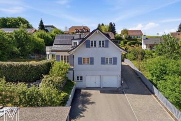 Villa d'exception de 6,5 pièces dans un quartier calme résidentiel avec vue exceptionnelle !