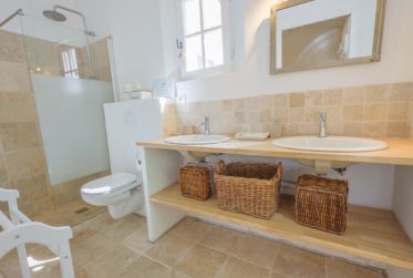Elégante propriété au charme provençal au coeur du Lubéron, cadre exceptionnel !