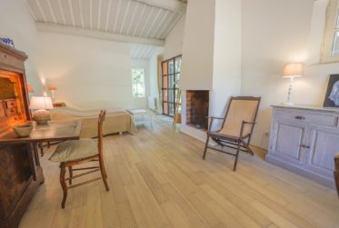 Elégante propriété au charme provençal au coeur du Lubéron, cadre exceptionnel !
