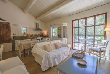 Elégante propriété au charme provençal au coeur du Lubéron, cadre exceptionnel !