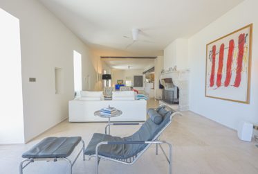 Un lieu d’exception, où la nature, l’architecture et le confort moderne s’unissent pour créer une propriété unique !