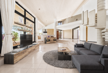 Grande maison d'architecte modulable, conçue pour une ou deux habitations indépendantes.
