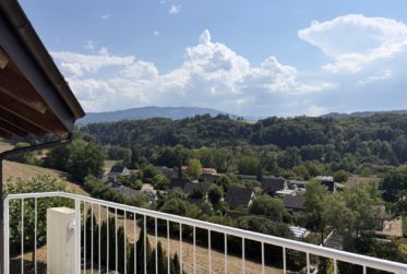 Superbe maison 6,5 pièces avec un dégagement et vue d'exception