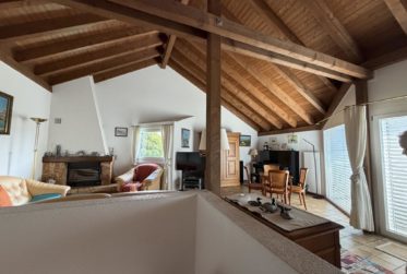 Superbe maison 6,5 pièces avec un dégagement et vue d'exception
