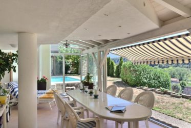 Superbe maison 6,5 pièces avec un dégagement et vue d'exception