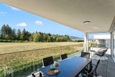 Magnifique appartement en attique de 5.5 pièces, avec vue et situation exceptionnelles à quelques minutes du centre-ville !