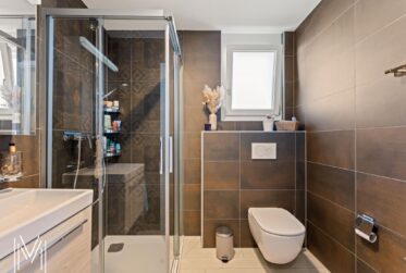 Magnifique appartement en attique de 5.5 pièces, avec vue et situation exceptionnelles à quelques minutes du centre-ville !