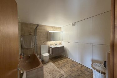 Superbe maison 6,5 pièces avec un dégagement et vue d'exception