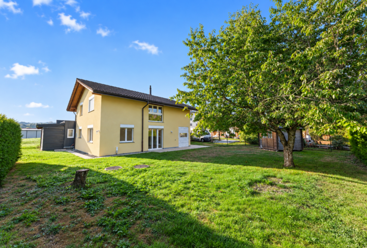 maison individuelle avec grand terrain et garage