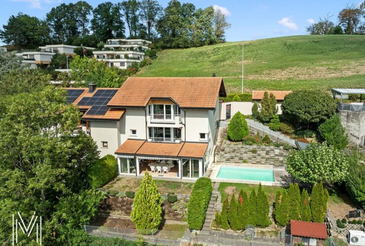 Superbe maison 6,5 pièces avec un dégagement et vue d'exception
