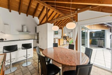 Superbe maison 6,5 pièces avec un dégagement et vue d'exception