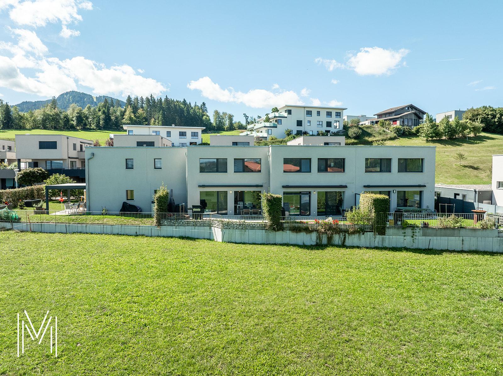 UNE VILLA CONTEMPORAINE de 4.5 pièces en bordure de zone agricole avec situation calme et exceptionnelle