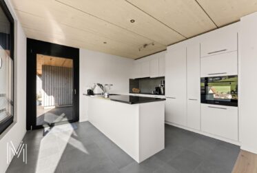 MAGNIFIQUE MAISON INDIVIDUELLE CONTEMPORAINE DE 5,5 PIÈCES - Architecture en bois, confort moderne et qualité de vie entre Fribourg et Bulle