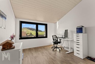 MAGNIFIQUE MAISON INDIVIDUELLE CONTEMPORAINE DE 5,5 PIÈCES - Architecture en bois, confort moderne et qualité de vie entre Fribourg et Bulle