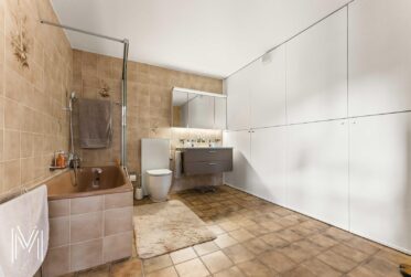 Superbe maison 6,5 pièces avec un dégagement et vue d'exception
