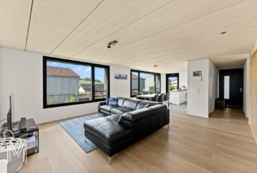 MAGNIFIQUE MAISON INDIVIDUELLE CONTEMPORAINE DE 5,5 PIÈCES - Architecture en bois, confort moderne et qualité de vie entre Fribourg et Bulle