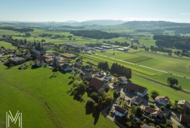 Un patrimoine authentique à réinver au coeur du village ! Une Opportunité immobilière rare !