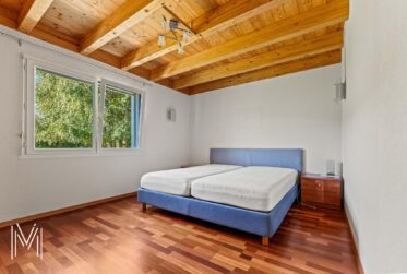 MAGNIFIQUE VILLA INDIVIDUELLE DE 6,5 PIECES AU CENTRE DE BULLE