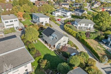 MAGNIFIQUE VILLA INDIVIDUELLE DE 6,5 PIECES AU CENTRE DE BULLE
