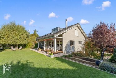 MAGNIFIQUE VILLA INDIVIDUELLE DE 6,5 PIECES AU CENTRE DE BULLE