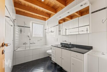 MAGNIFIQUE VILLA INDIVIDUELLE DE 6,5 PIECES AU CENTRE DE BULLE